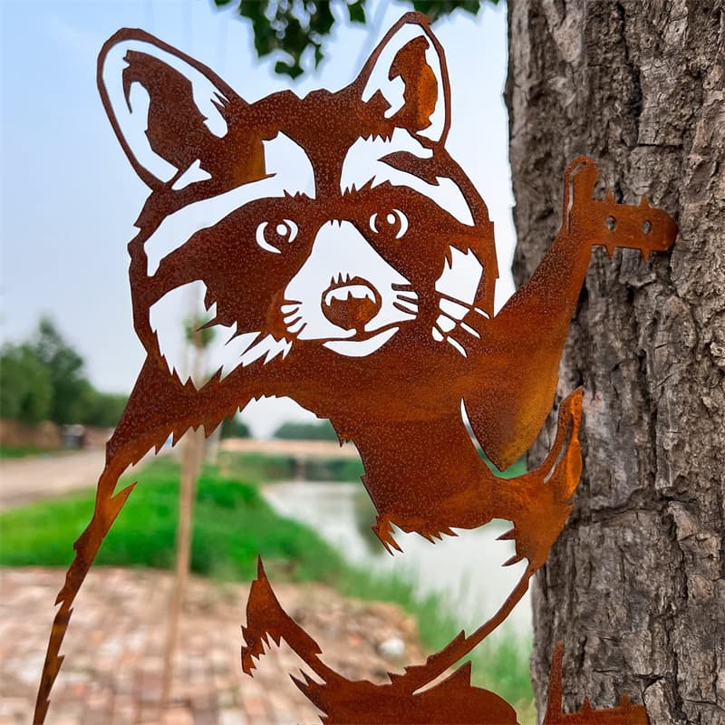 Nostalgia Rusty Metal Garden Art Supplier
