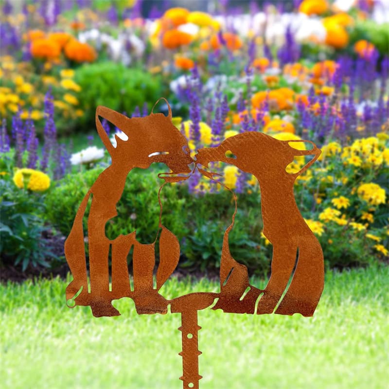 Vintage Style Metal Art Supplier Design