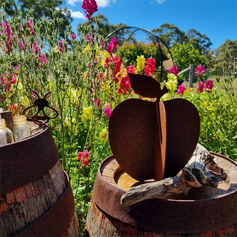 European Style Rusty Metal Yard Art Wholesale